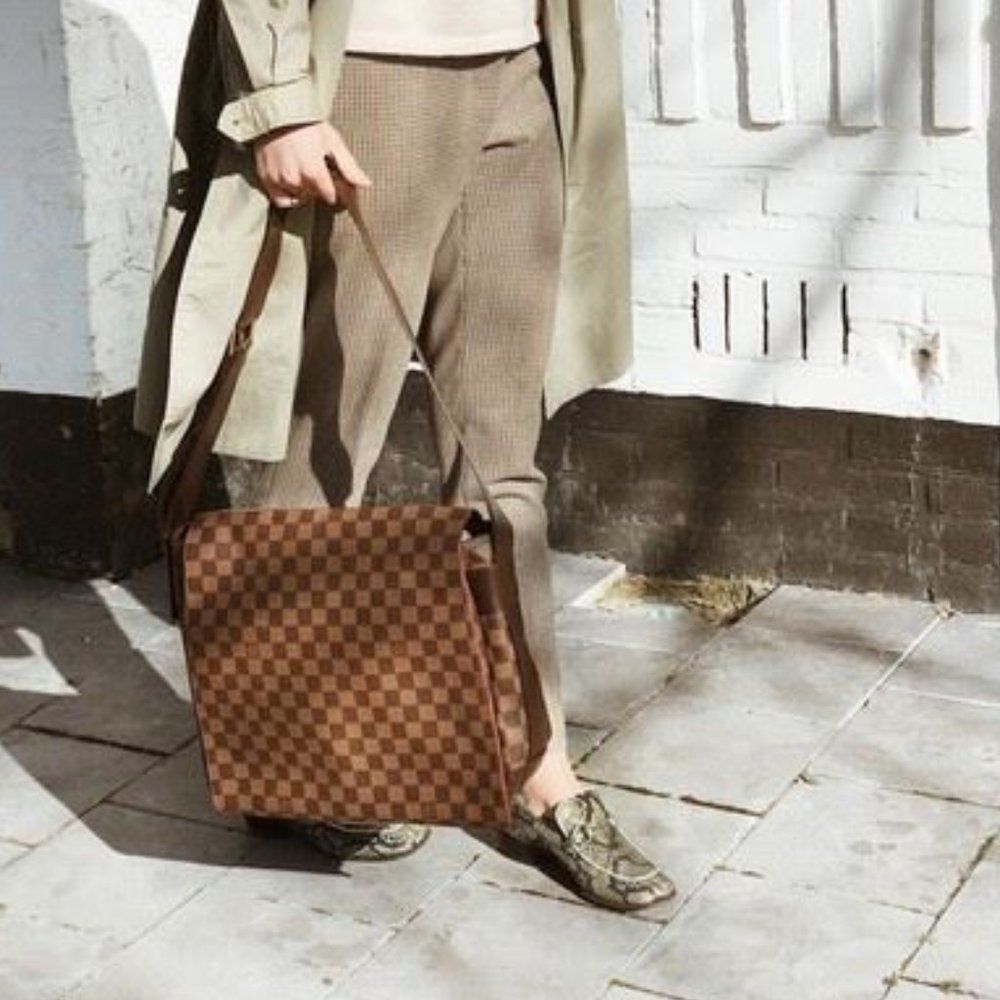 LOUIS VUITTON Damier Ebene Bastille Messenger